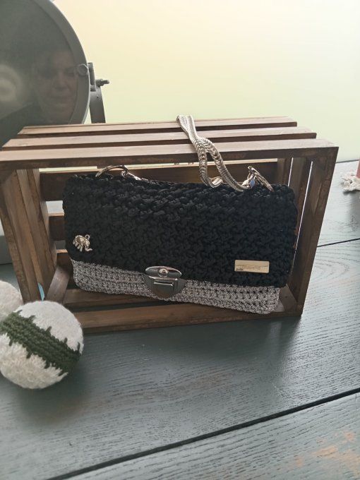 POCHETTE NOIR ET ARGENT