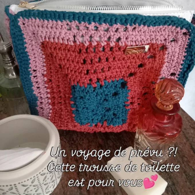 TROUSSE DE TOILETTE
