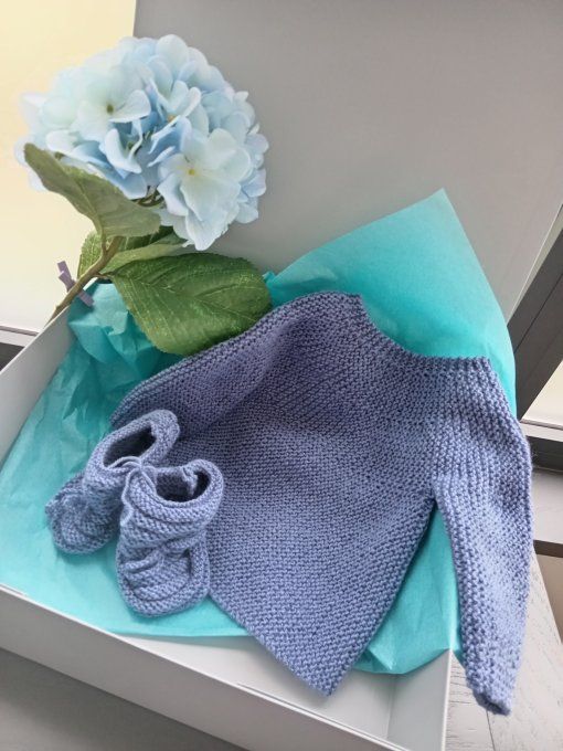 Brassière et chaussons en laine