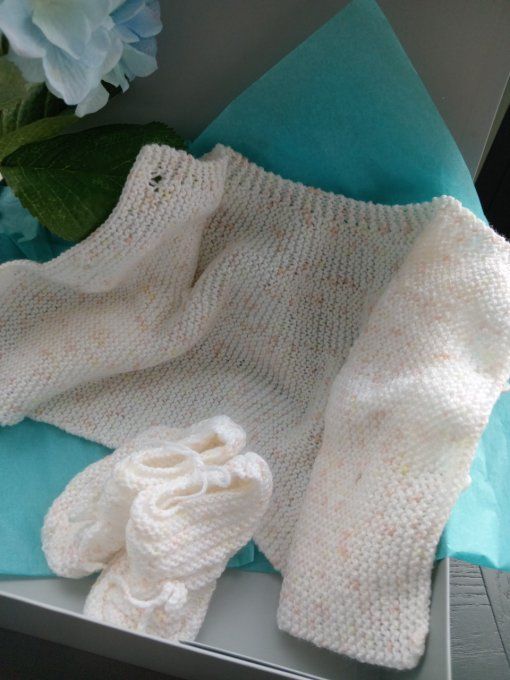 Brassière et chaussons en laine 