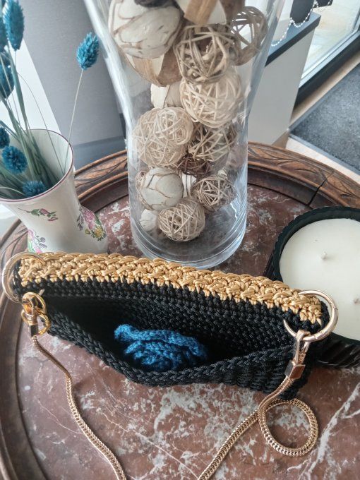 Pochette Noir et Doré