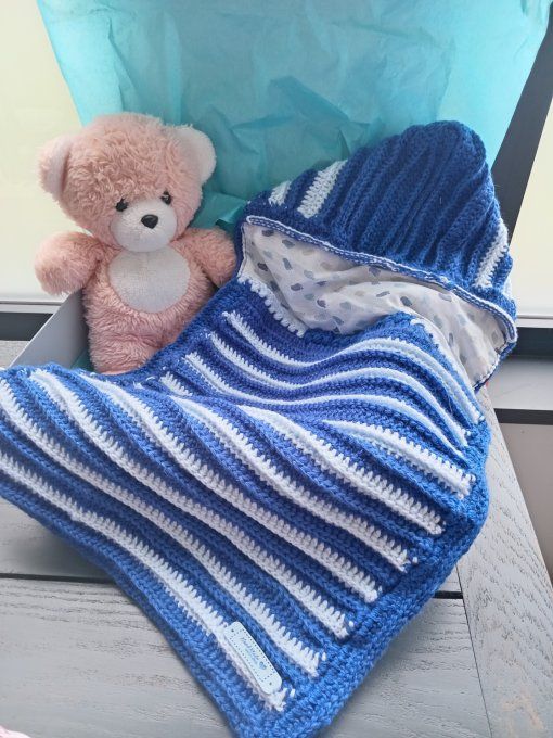 NID D'ANGE BLEU ET BLANC