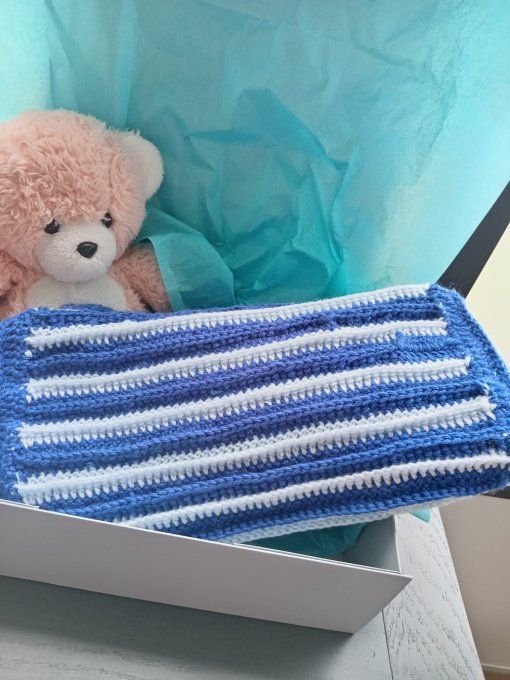 NID D'ANGE BLEU ET BLANC