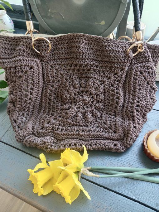 SAC A MAIN EN GRANNY