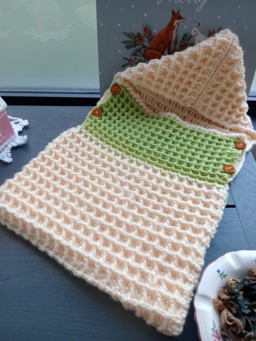 NID D'ANGE EN LAINE FAIT MAIN