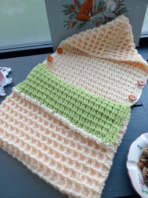 NID D'ANGE EN LAINE FAIT MAIN