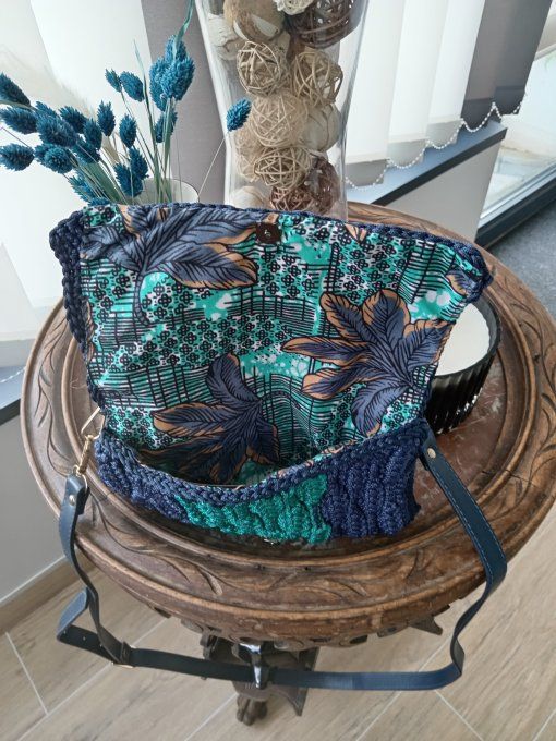 POCHETTE BLEUE ET VERTE EN COTON FAIT MAIN AU CROCHET