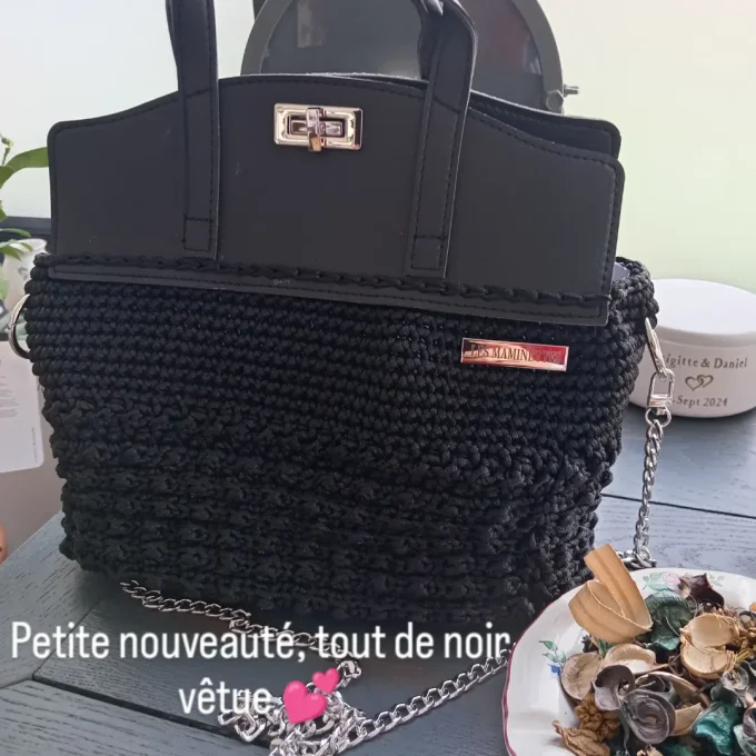 SAC A MAIN NOIR FAIT MAIN AU CROCHET
