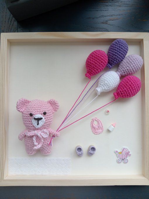 TABLEAU DE NAISSANCE OURSON AU CROCHET A PERSONNALISER, LE PRENOM ET LA COULEUR , DIMENSIONS 30 X 30